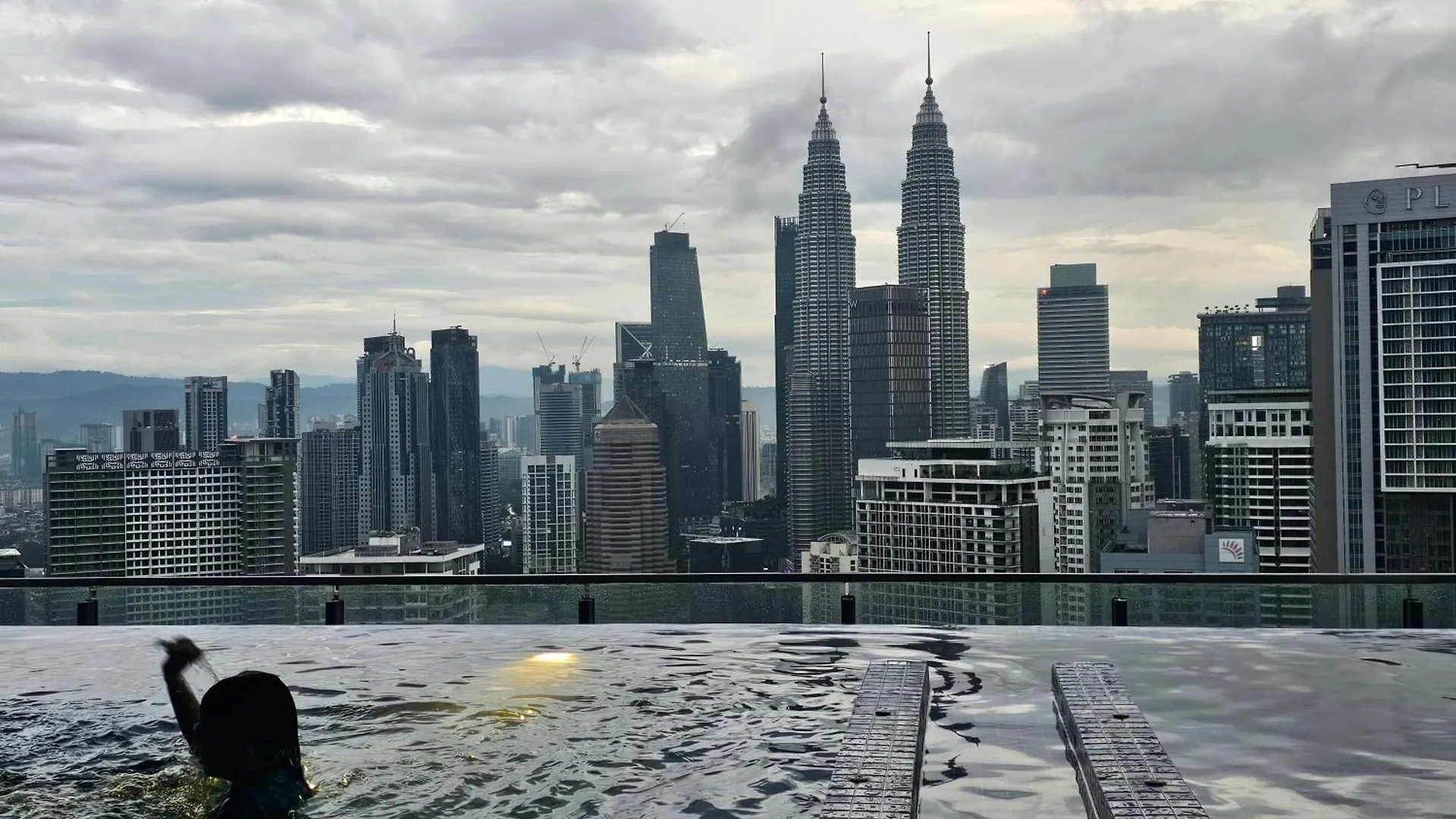 Colony Infinitum Suites Kuala Lumpur By Kamrul 0*,